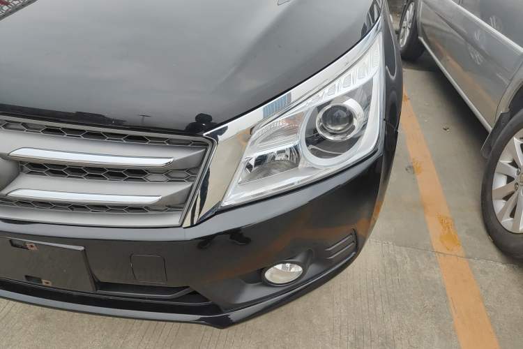 Used Venucia T70 2015 2.0L CVT Smart Edition