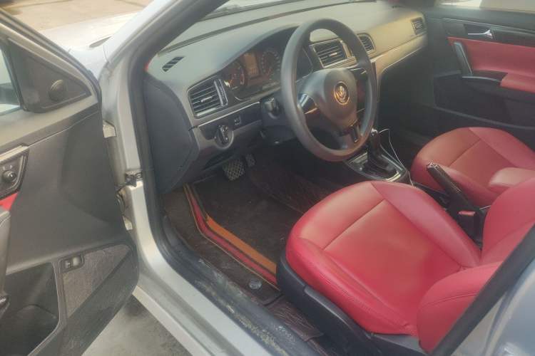 Used Volkswagen Lavida 2013 Revised Classic 1.6L Automatic Fashion Edition
