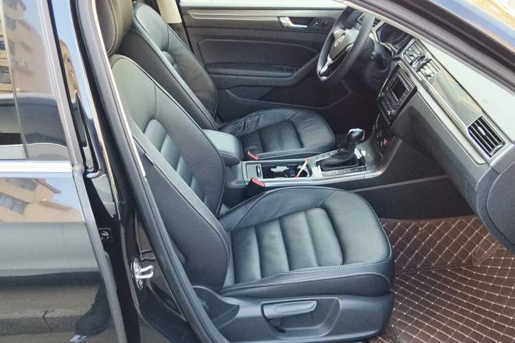 Used Volkswagen Passat 2017 330TSI DSG Luxury Edition
