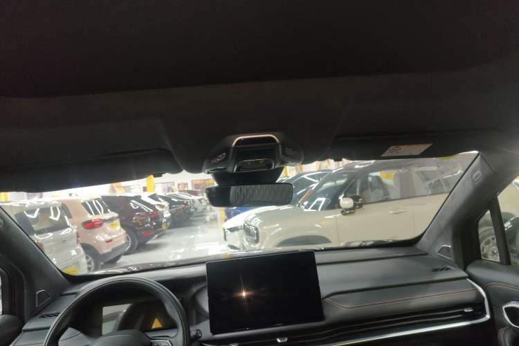 Used Geely Auto Haoyue L 2025 2.0T DCT Luxury Edition