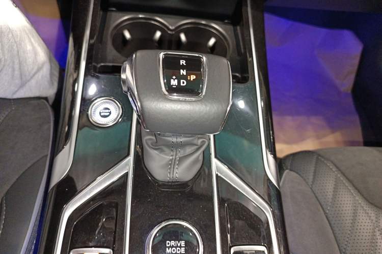 Used Hongqi HS5 2022 Revised Version 2.0T Smart Connect Flagship Edition
