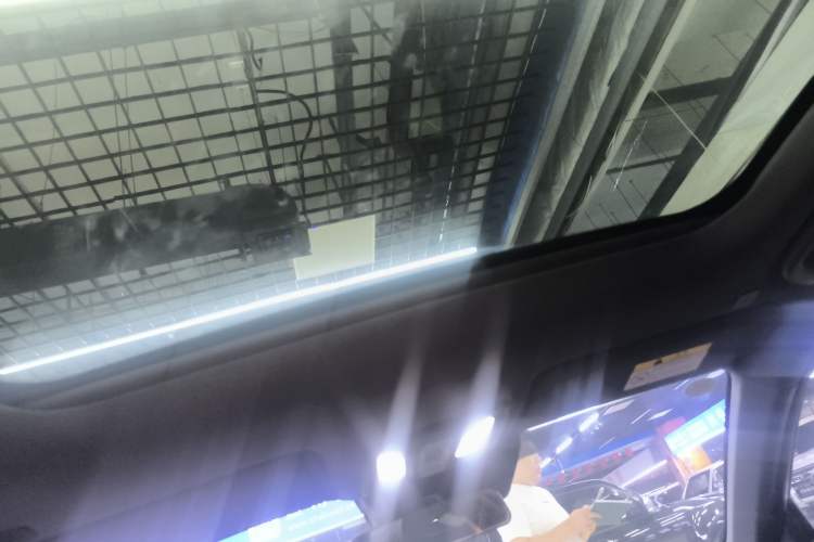 Used Changan UNI-V iDD 2024 Blue Whale Smart Electric iDD 136km Luxury Model
