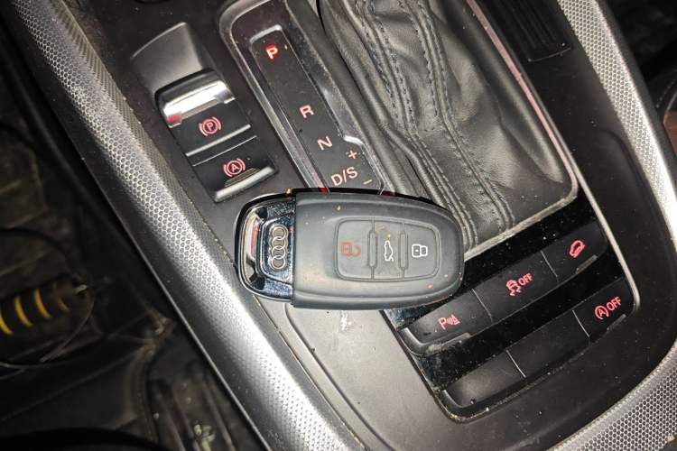 Used Audi Q5 2018 Collector's Edition 40 TFSI Technology Model
