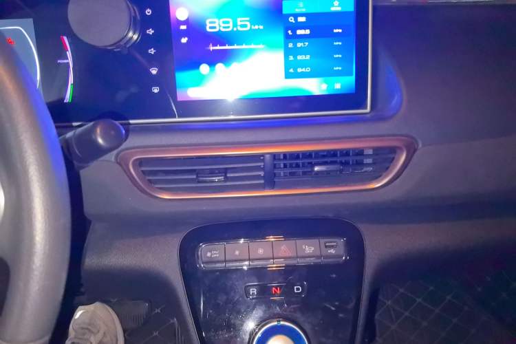 Used ORA White Cat 2022 Upgraded Model 305km Range Luxury Version Lithium-Ion Battery
