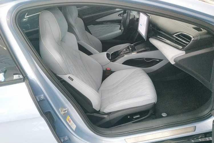 Used BYD Seal 2022 550 km Standard Range Rear-Wheel Drive Prestige Version
