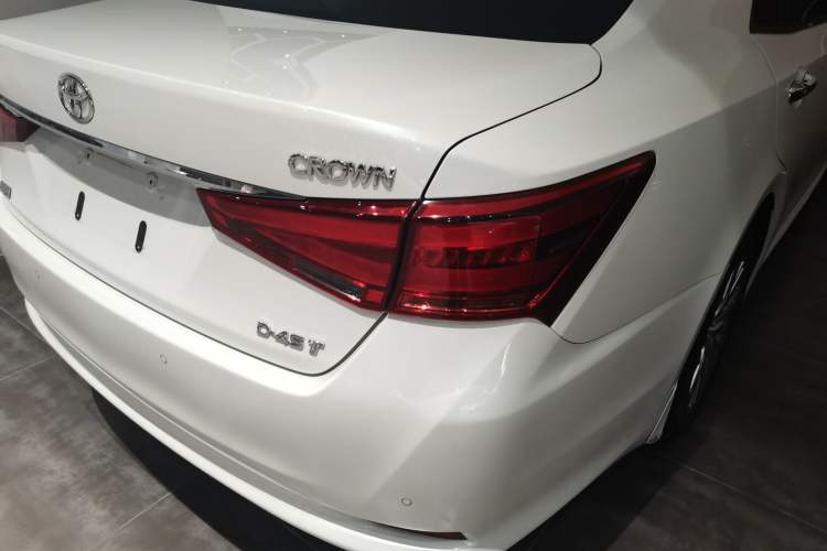Used Toyota Crown 2017 2.0T Sport Edition
