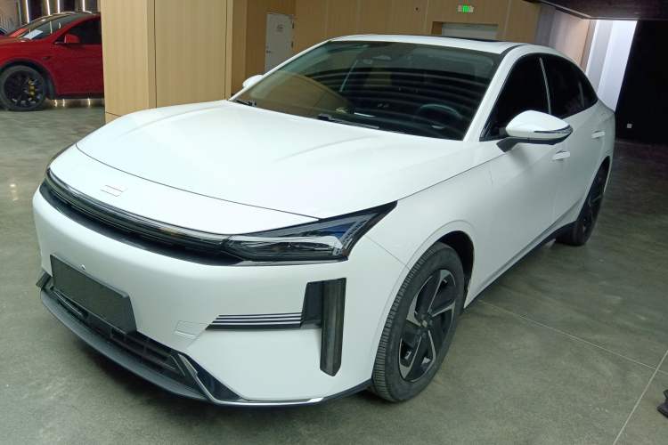 Used  L6 2024 125km PLUS Dragon Edition
