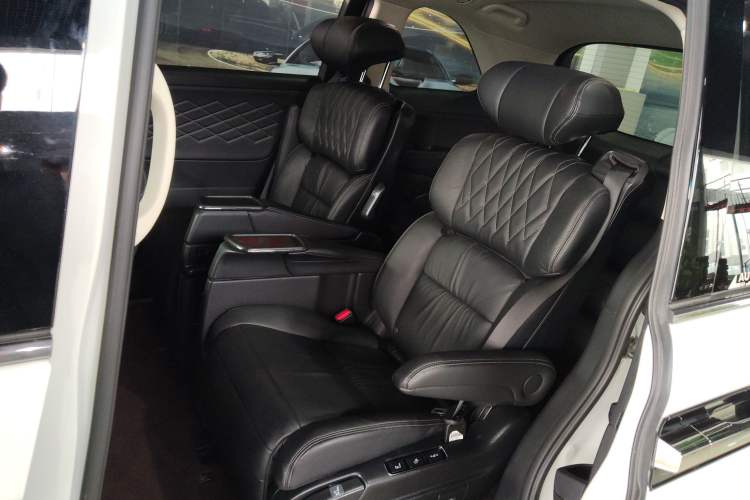 Used Honda Elysion 2019 2.0L Hybrid Luxury Edition
