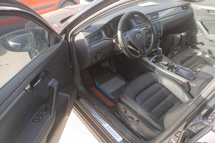 Used Volkswagen Passat 2017 330TSI DSG Luxury Edition
