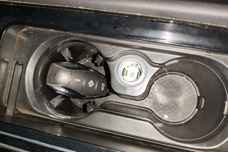 Used Hongqi H5 2023 2.0T Automatic Smart Connect Flagship Edition
