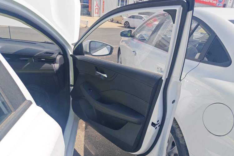 Used Roewe i5 2023 1.5L Manual Comfort Edition
