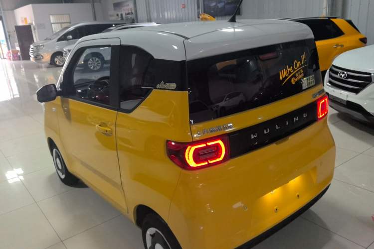Used Wuling Hongguang MINIEV 2021 Macaron Premium Model – Lithium-NMC