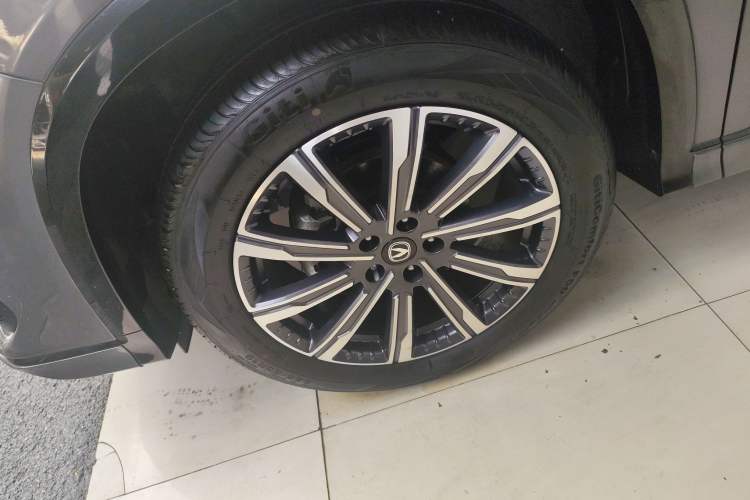 Used Changan CS75 PLUS 2024 3rd Generation Champion Edition 1.5T Intelligent Drive Dynamic Model
