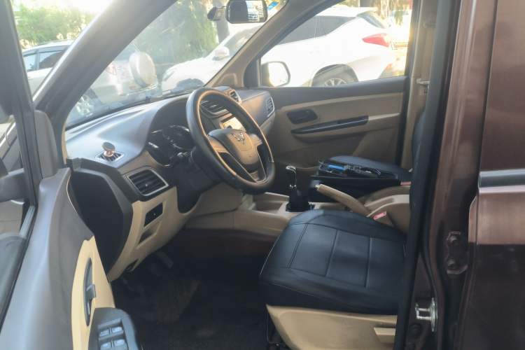 Used Wuling Hongguang 2015 1.5L S1 Standard China V-Emission Standards
