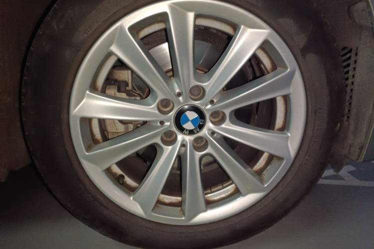 Used BMW 5 Series 2014 520Li Elegant Model
