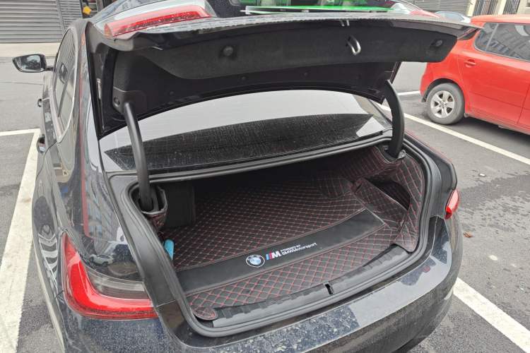 Used BMW i3 2022 eDrive 35 L
