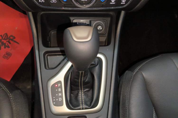 Used  Cherokee 2016 2.4L Leading Smart Version
