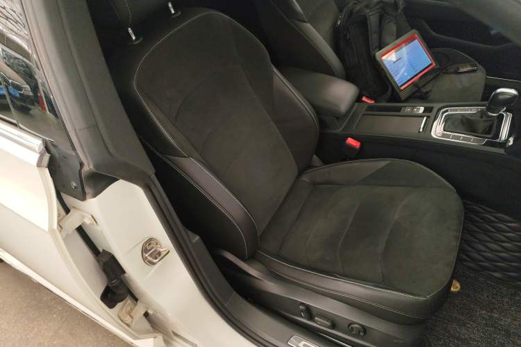 Used Volkswagen FAW-Volkswagen CC 2020 330TSI Huayan Edition China VI Standard
