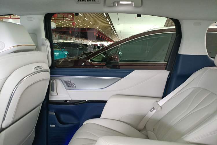 Used Buick GL8 New Energy 2024 Lu Zun Luxury Edition 7-Seater
