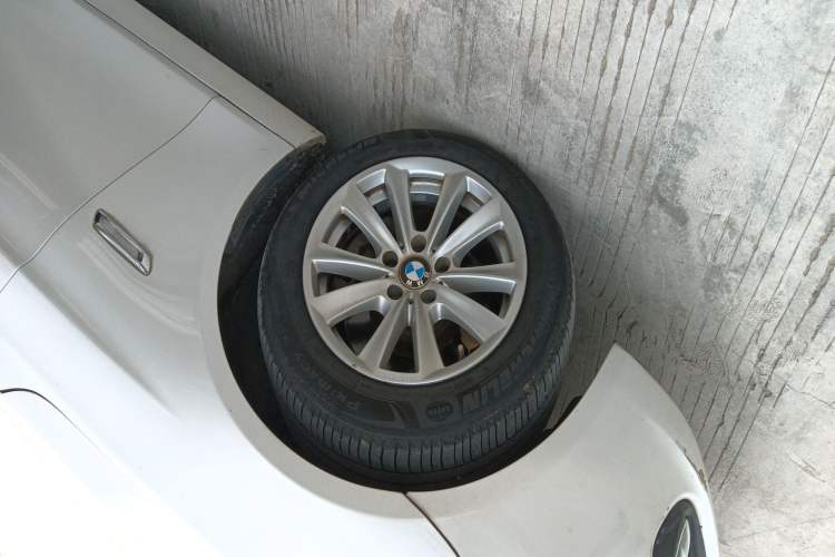 Used BMW 5 Series 2014 520Li Elegant Model
