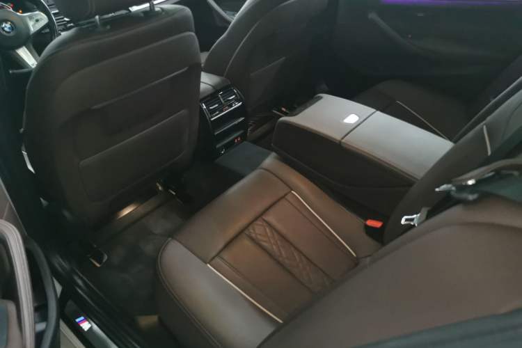 Used BMW 5 Series 2022 Second Facelift 525Li M Sport Package
