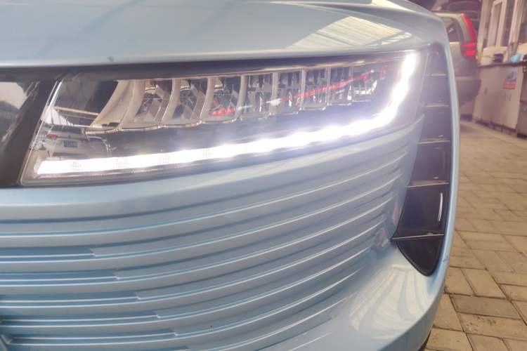 Used ORA iQ 2018 Smart Connectivity Model