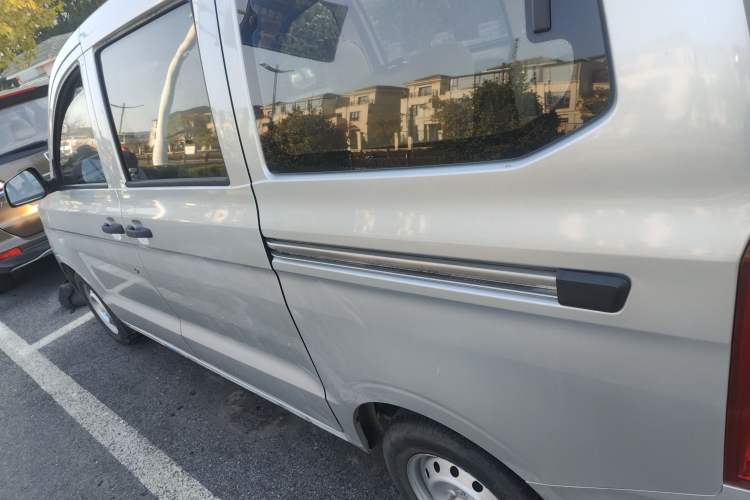 Used Wuling Hongguang V 2019 1.5L Jingqu Version China VI LAR