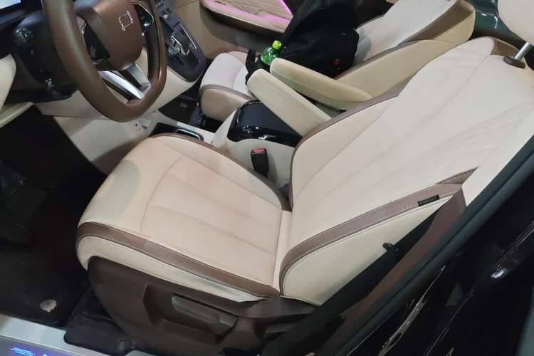 Used Bestune M9 2023 2.0T Ultimate Edition
