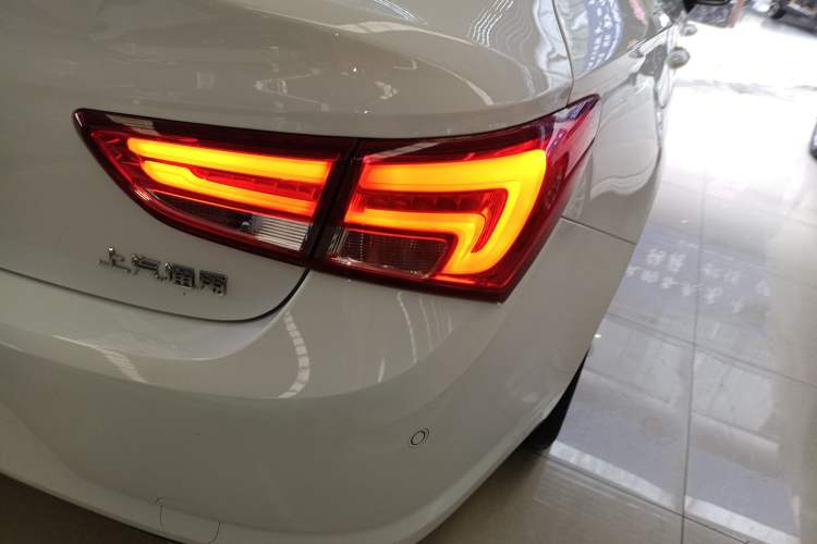 Used Buick Verano 2018 Sedan 20T Dual-Clutch Leading Model