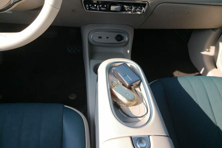 Used ORA Good Cat 2023 401 km Standard Range Comfort Version Lithium Iron Phosphate
