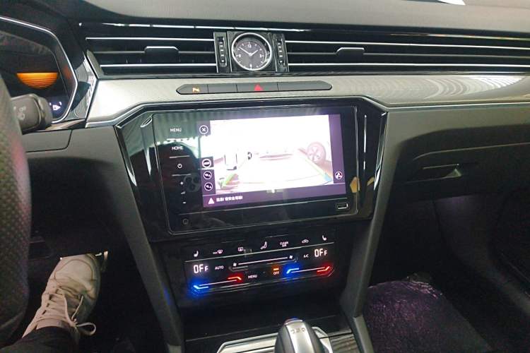 Used Volkswagen Magotan 2023 2 Million Units Limited Edition 330TSI DSG Leading Version
