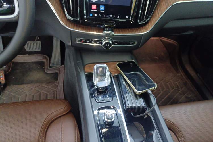 Used Volvo XC60 New Energy 2025 Plug-in Hybrid Long-Range All-Wheel Drive Smart Luxury Edition