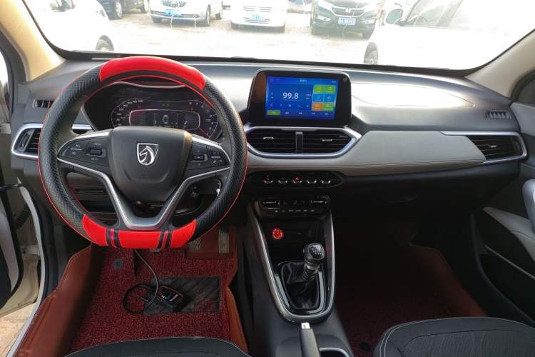 Used Baojun 510 2019 1.5L Manual Enjoyment Model 77kW China VI Emission Standard
