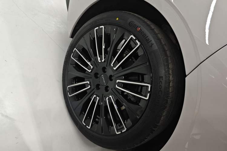 Used Lynk & Co Lynk & Co 10 EM-P 2025 Facelifted Model 240 All-Wheel Drive Ultra—Sport Edition