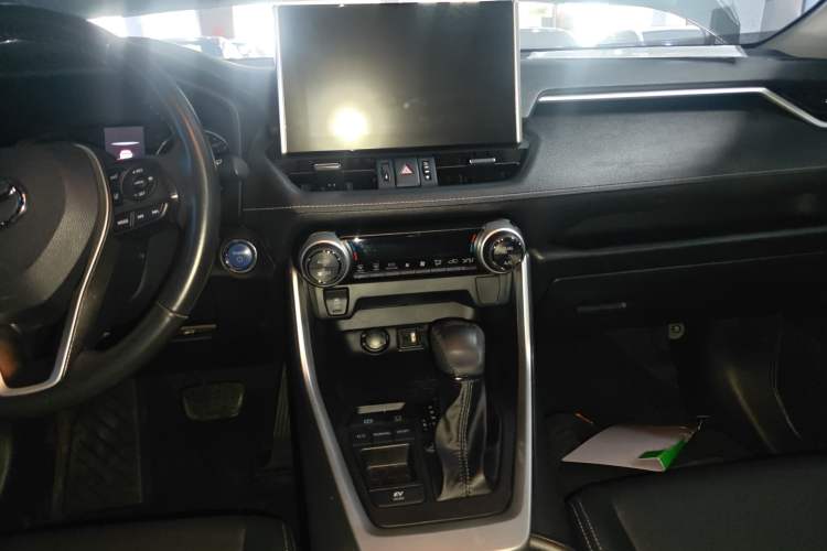 Used Toyota Wildlander 2022 Dual-Engine 2.5L E-CVT Two-Wheel Drive Luxury PLUS Edition
