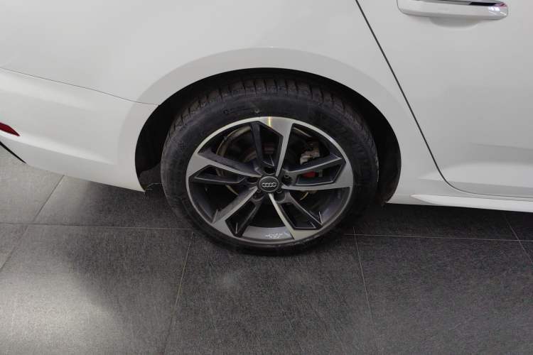 Used Audi A4L 2019 40 TFSI Ambition Version China V
