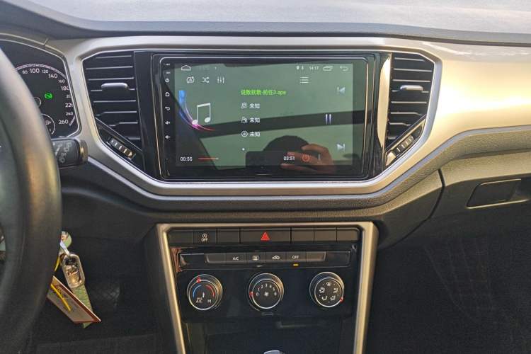 Used Volkswagen T-ROC 2018 230TSI DSG Two-Wheel Drive Advanced Version China V Standard
