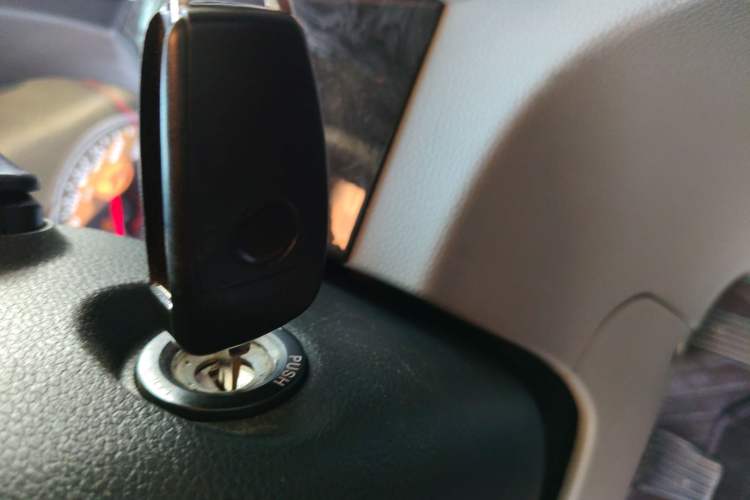 Used  M4 2016 2.0L manual luxury edition
