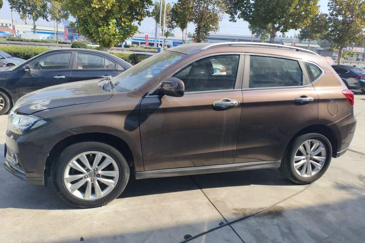 Used Haval H2 2016 Red Label 1.5T Manual Two-Wheel Drive Elite Model
