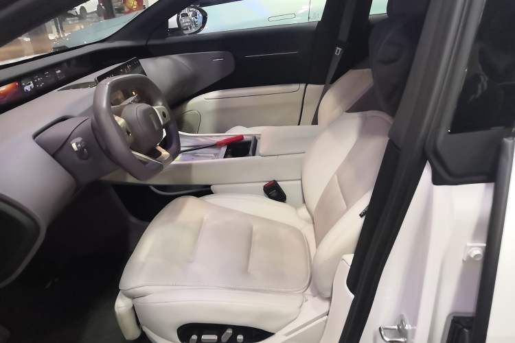 Used  12 2025 Ultra Extended-Range Edition
