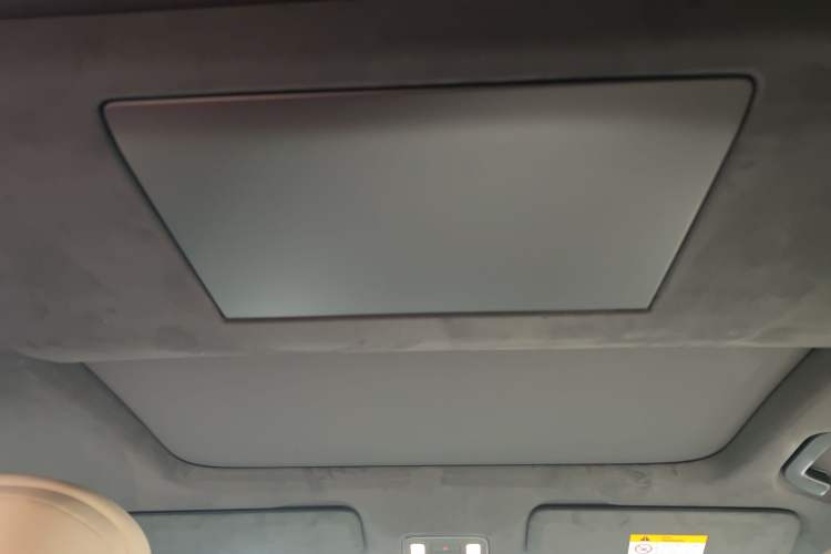 Used ONVO Luxeed L90 2025 Model—Ultra Six-Seater Version
