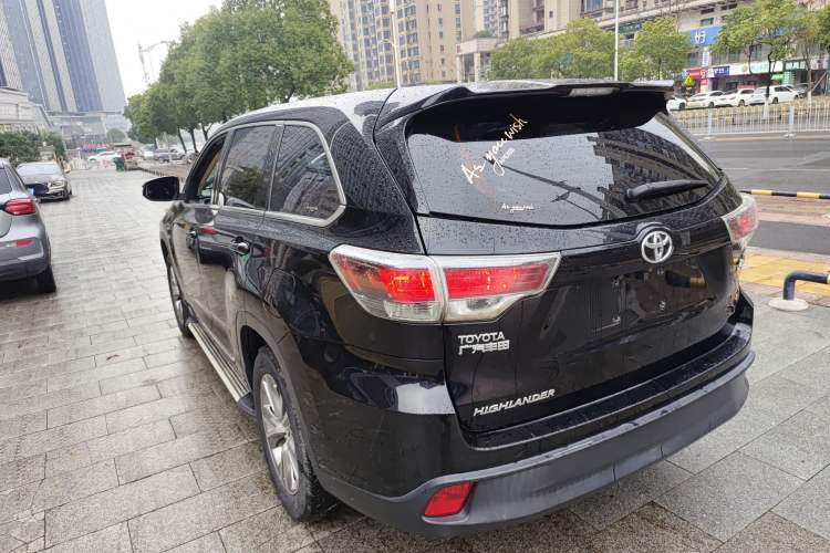 Used Toyota Highlander 2017 2.0T Two-Wheel Drive Elite Version 7 Seats