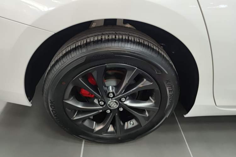 Used Buick Verano 2023 Pro GS Hunter Wind Edition
