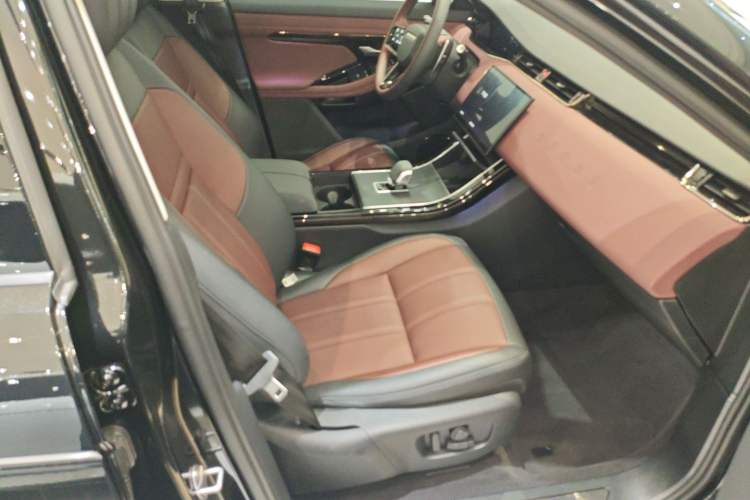 Used Land Rover Range Rover Evoque 2024 Aurora L 249 PS Prestige Light-Chasing Edition
