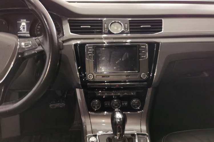 Used Volkswagen Passat 2017 330TSI DSG Luxury Edition
