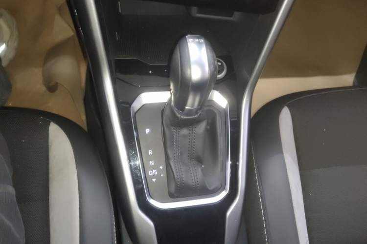 Used Volkswagen T-ROC 2019 230TSI DSG Two-Wheel Drive Advanced Version China V Standard
