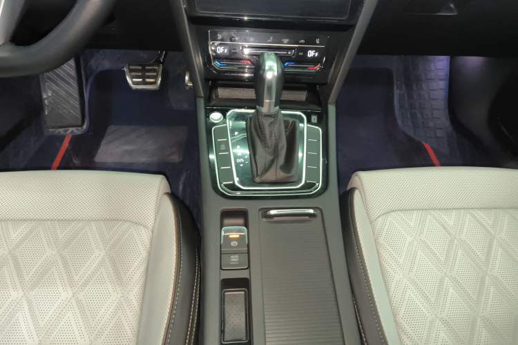 Used Volkswagen Magotan 2023 2 Million Units Commemorative Edition 330TSI DSG Luxury Version