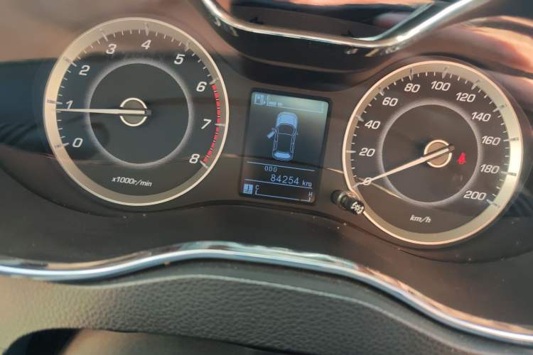 Used Baojun 560 2015 1.8L Manual Elite Model