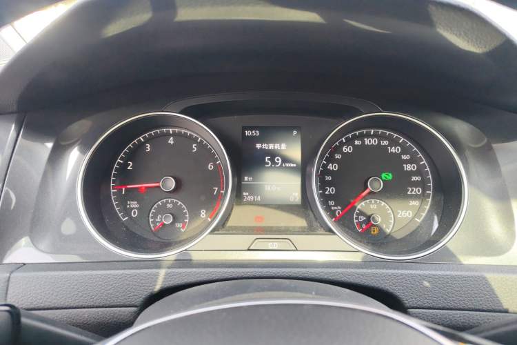 Used Volkswagen Golf 2018 230TSI Automatic Luxury Version
