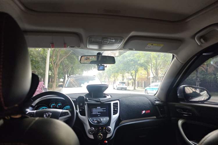 Used Changan CS35 2015 1.6L Manual Luxury Model China IV Standard
